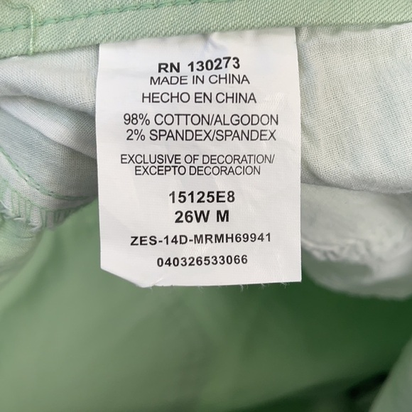Lee Riders Women's Jean Capris Size 26 W Midrise Glitter Belt Mint Green Stretch - Picture 6 of 6